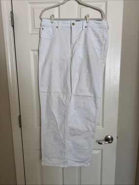 IMAN White Straight Leg Women's Jeans